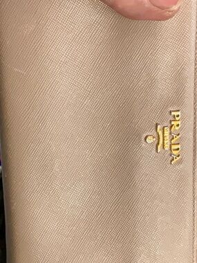 Beautiful Prada Zippy Use Lux Wallet